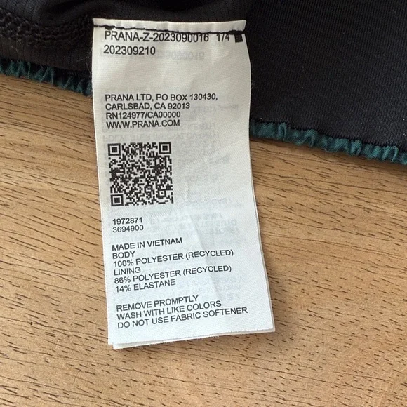 Prana Black and Teal Athletic Skirt - Picture 6 of 6